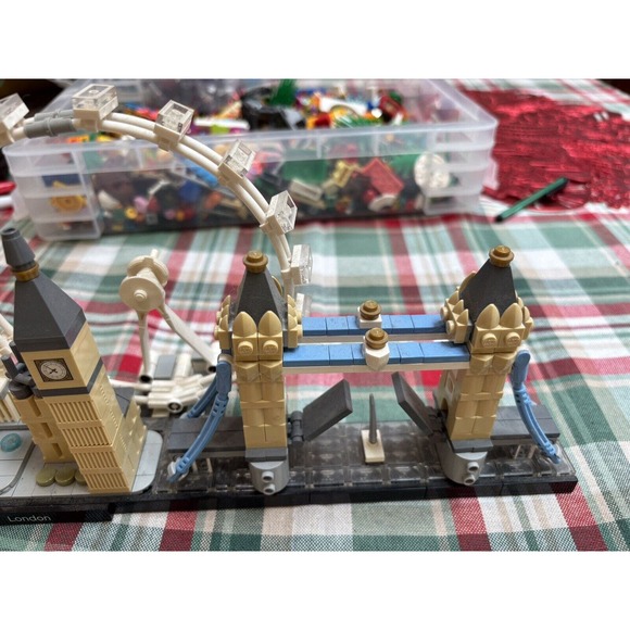 LEGO ARCHITECTURE: London (21034) - Used. IN BAG. All pieces. No Manual. No box - Picture 3 of 5